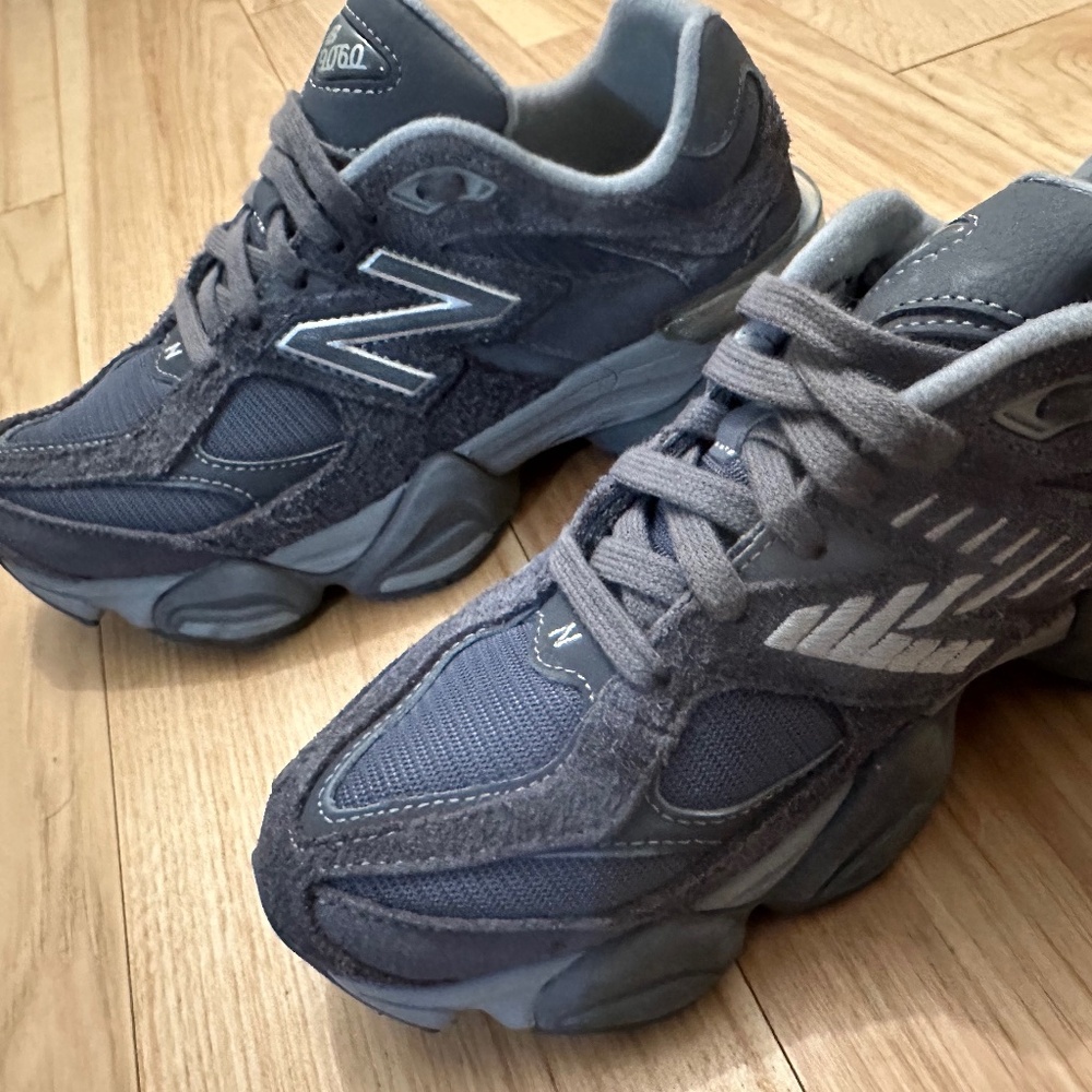 New Balance 9060 Magnet Grey M 6/W 7.5